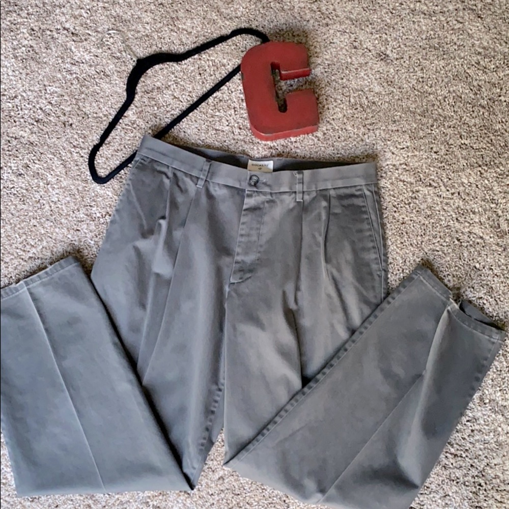 Dockers men’s pleat front slacks